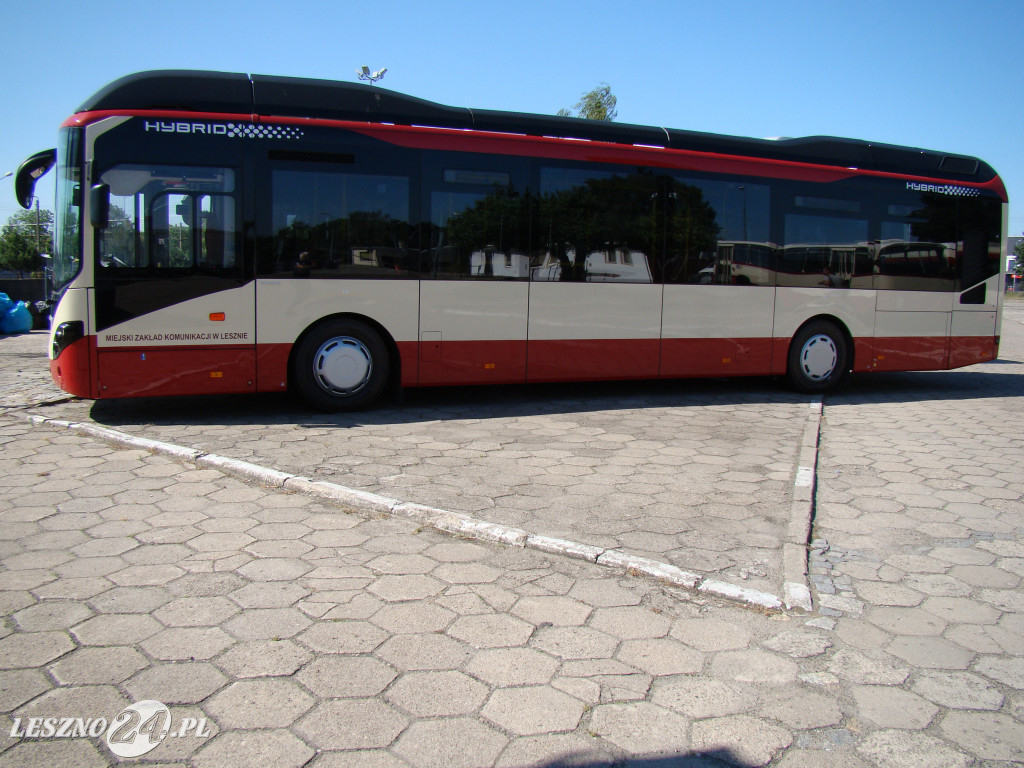 Nowe autobusy dojechały do Leszna