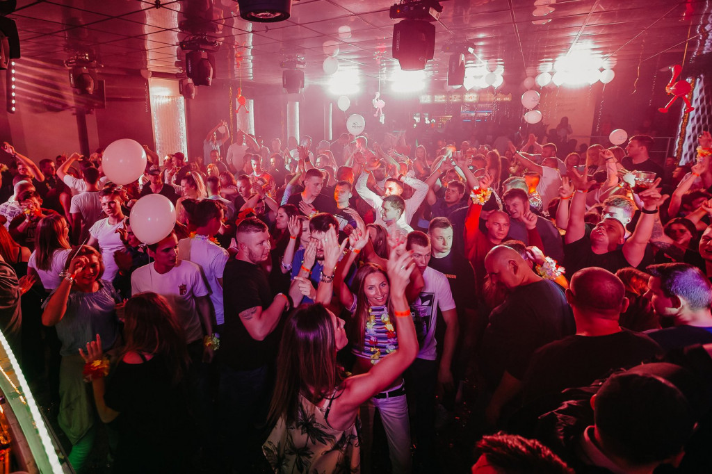 Tropical bikini party w klubie Na fali Boszkowie