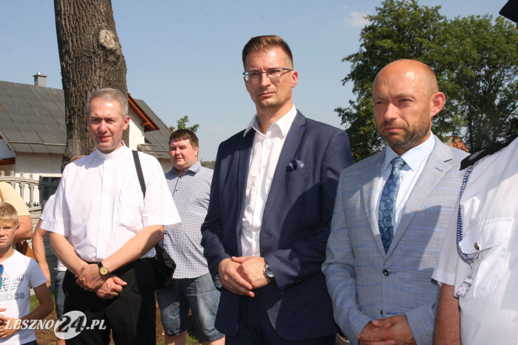 Odsłonięcie tablicy w Jabłonnej