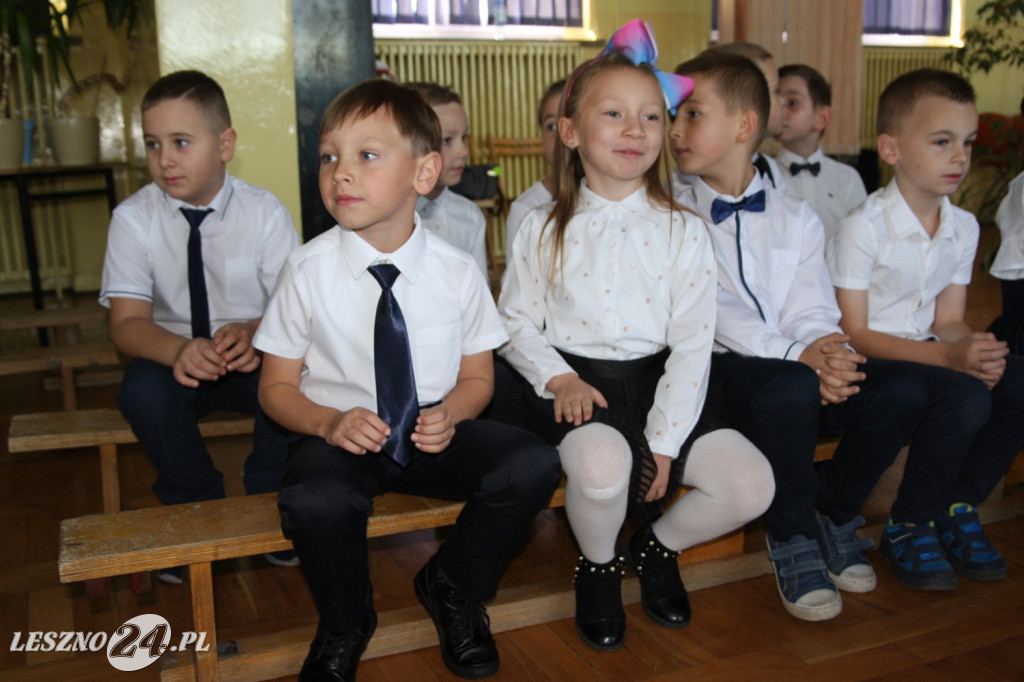 Pasowanie w SP nr 2 w Lesznie