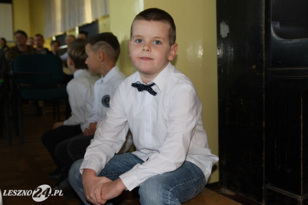 Pasowanie w SP nr 2 w Lesznie