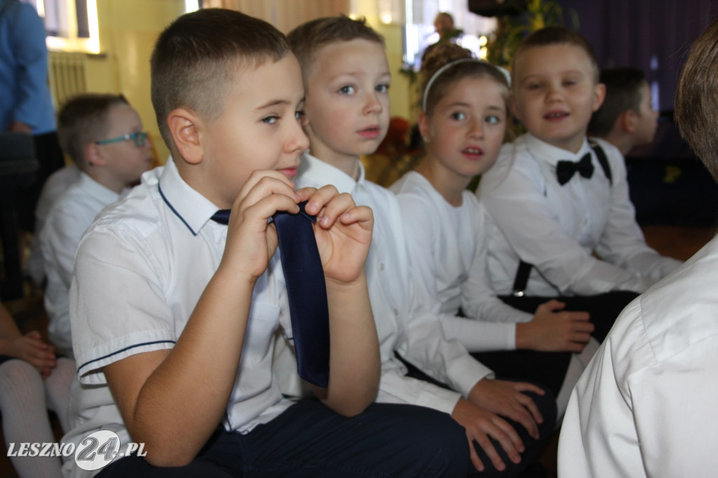 Pasowanie w SP nr 2 w Lesznie