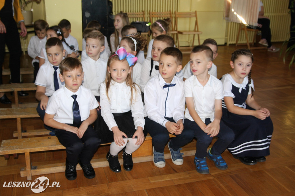 Pasowanie w SP nr 2 w Lesznie