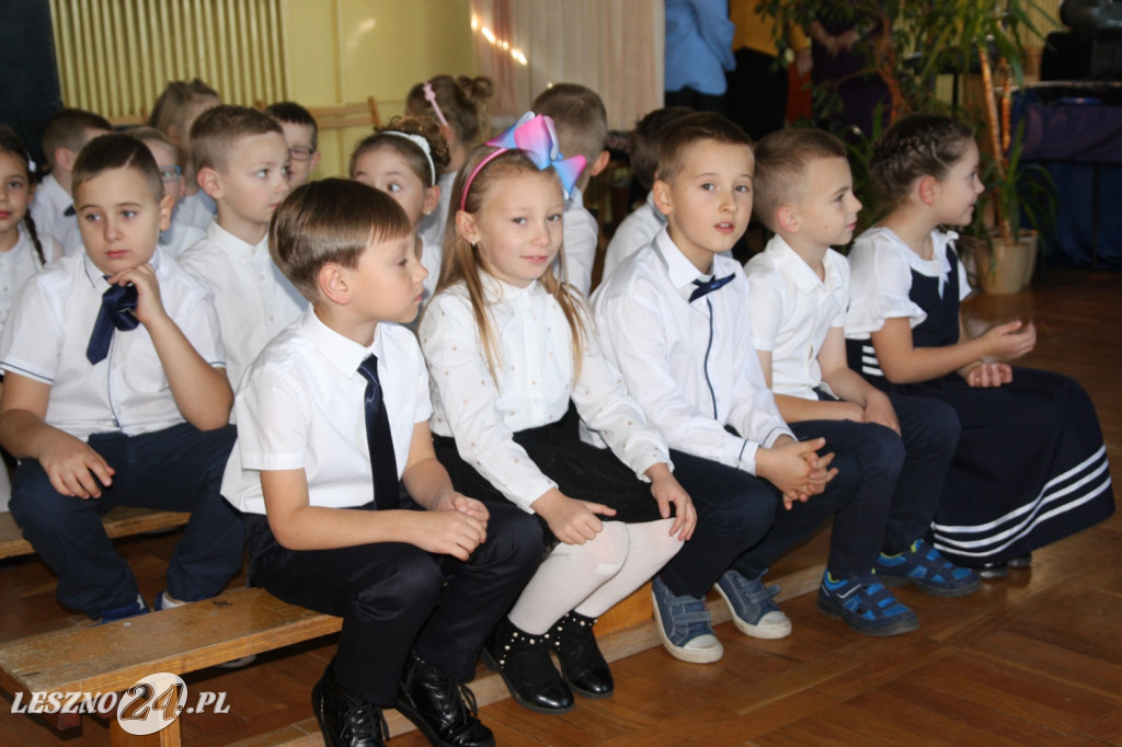 Pasowanie w SP nr 2 w Lesznie