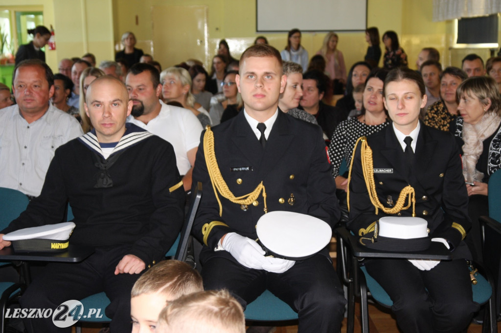 Pasowanie w SP nr 2 w Lesznie