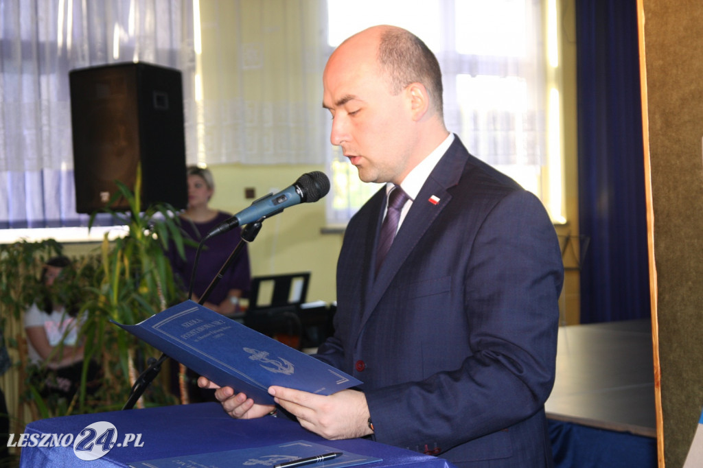Pasowanie w SP nr 2 w Lesznie