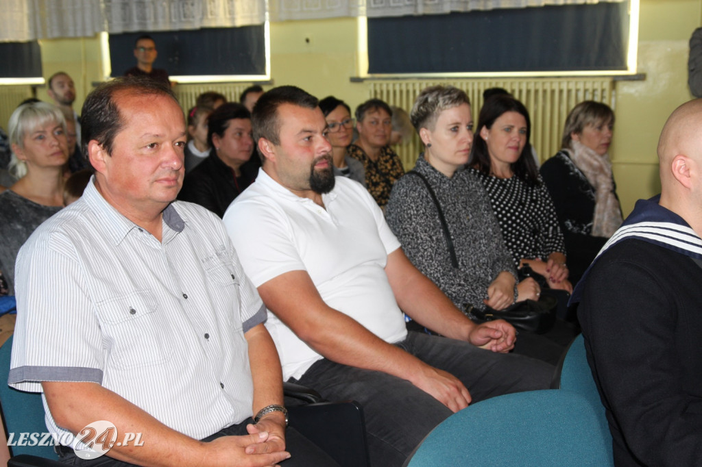 Pasowanie w SP nr 2 w Lesznie