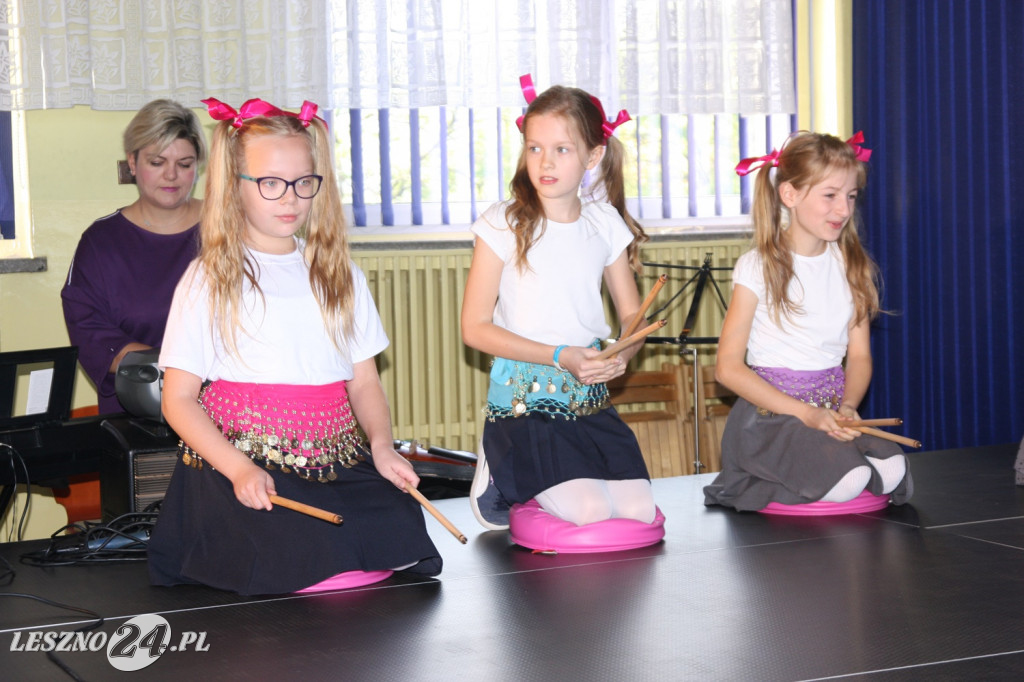 Pasowanie w SP nr 2 w Lesznie