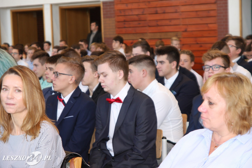 Pasowanie uczniów w ZST CKZiU