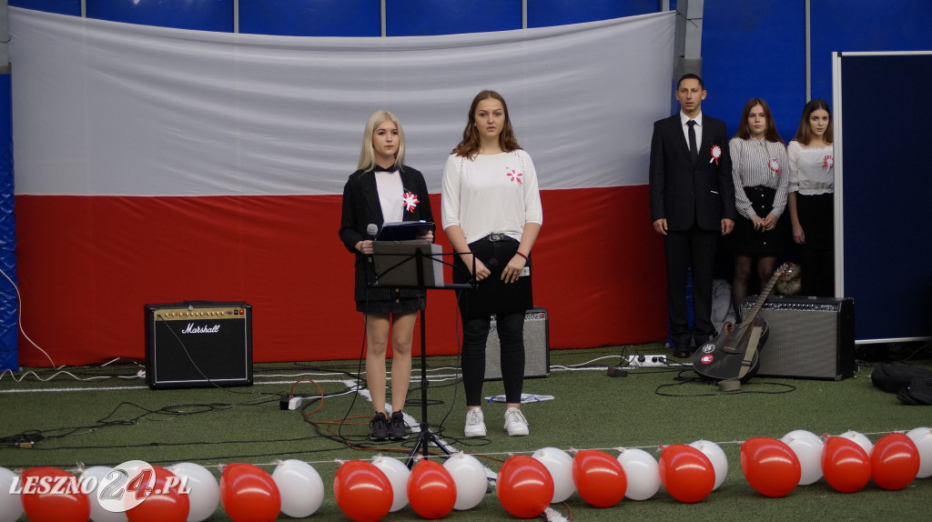 Uroczysty apel w III LO w Lesznie