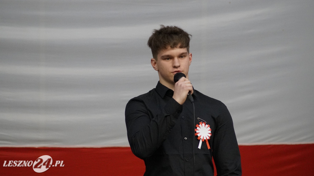 Uroczysty apel w III LO w Lesznie