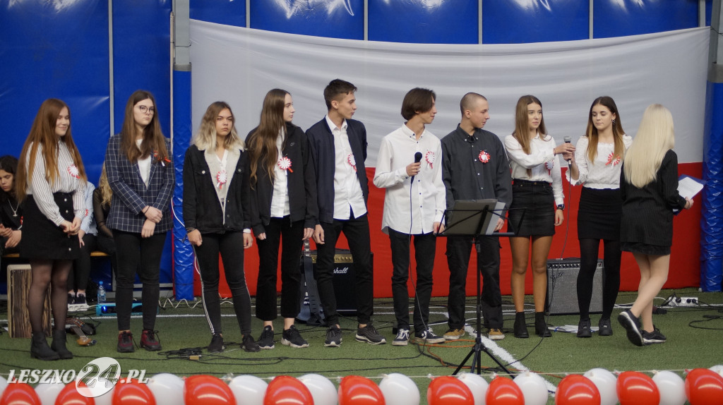 Uroczysty apel w III LO w Lesznie
