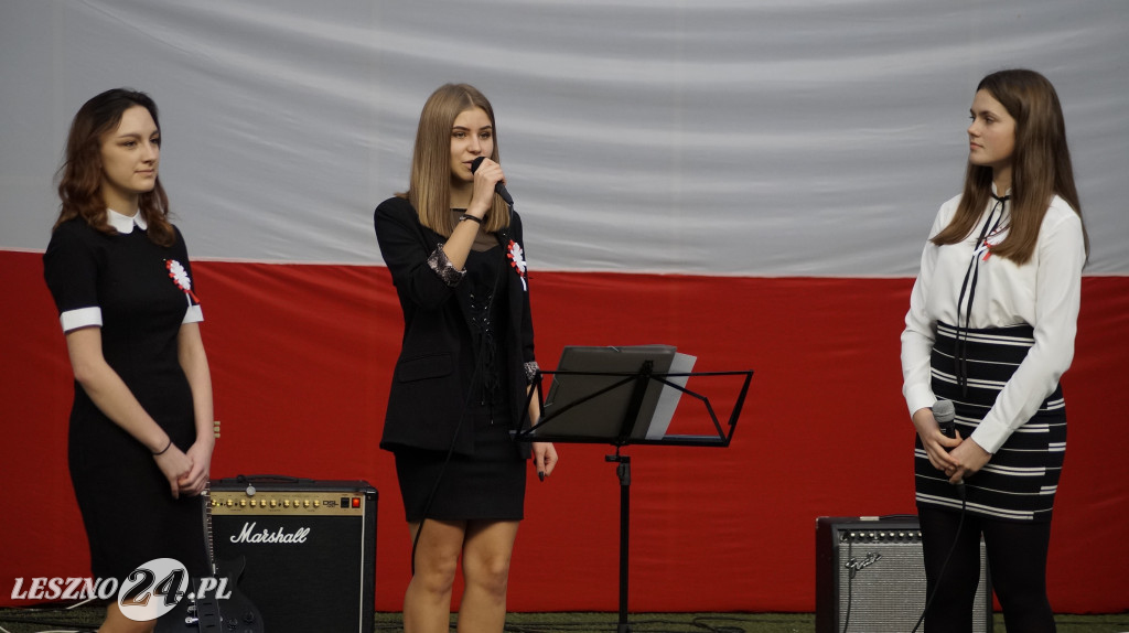 Uroczysty apel w III LO w Lesznie
