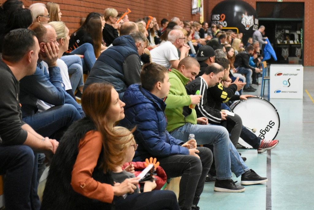 Mecz UKS 9 Leszno: UKS SMS Joker PIła