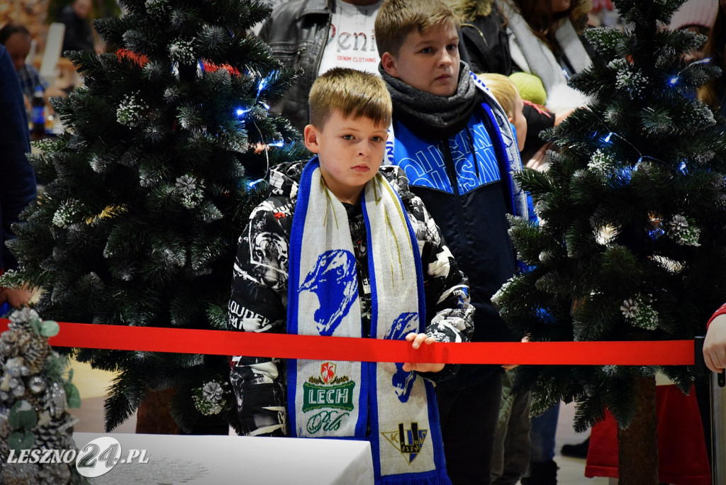 Bycze Mikołajki w Galerii Leszno