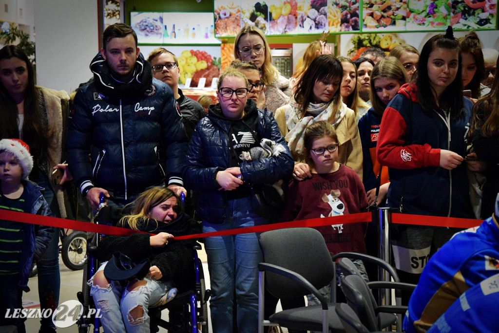 Bycze Mikołajki w Galerii Leszno