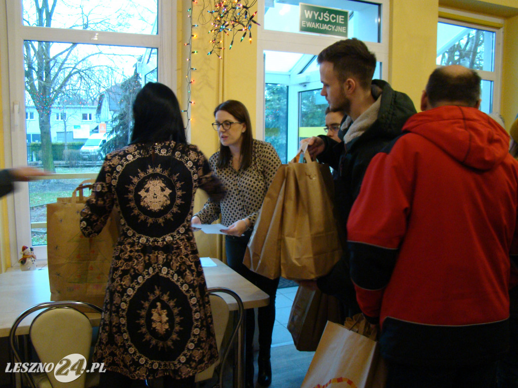 Paczki dla seniorów i samotnych rozwiezione