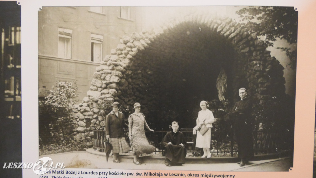 Leszno w latach 1920-1939 na pocztówkach i fotografiach