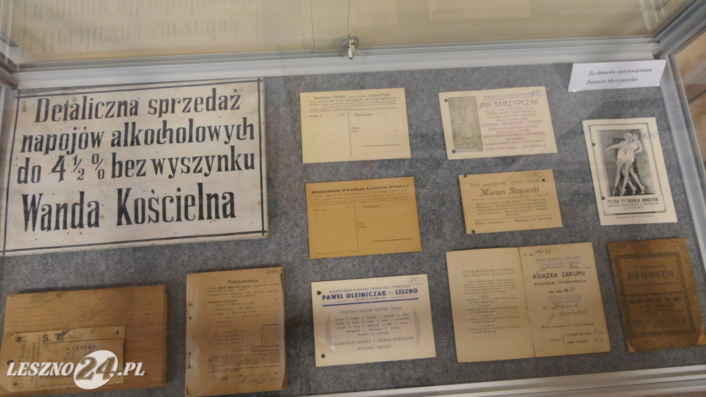 Leszno w latach 1920-1939 na pocztówkach i fotografiach