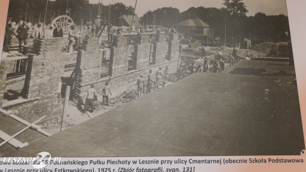 Leszno w latach 1920-1939 na pocztówkach i fotografiach