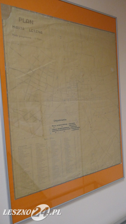 Leszno w latach 1920-1939 na pocztówkach i fotografiach