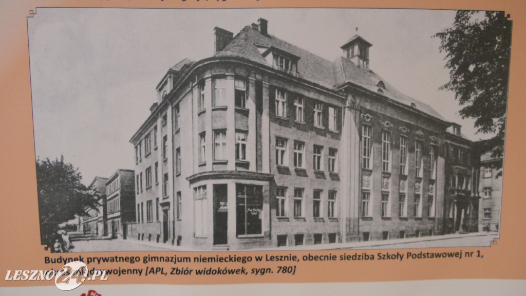 Leszno w latach 1920-1939 na pocztówkach i fotografiach