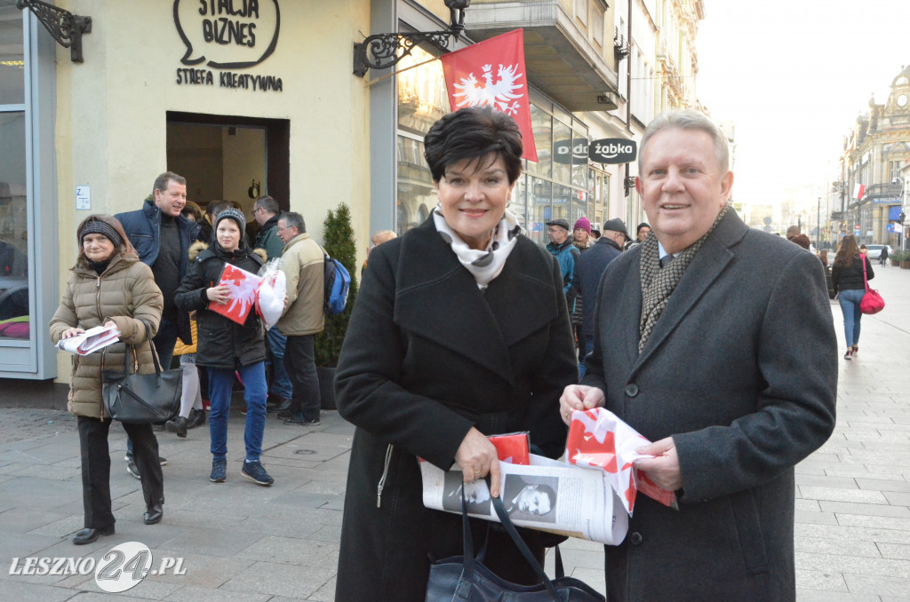 Flagi i serduszka dla leszczynian