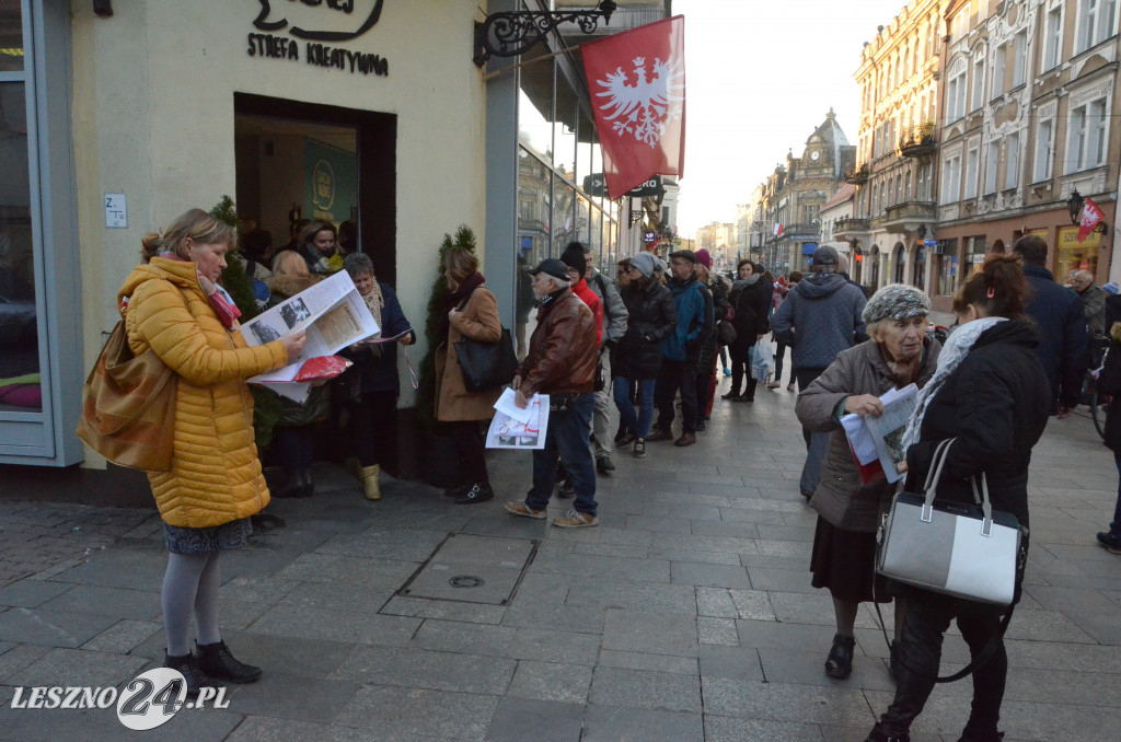 Flagi i serduszka dla leszczynian