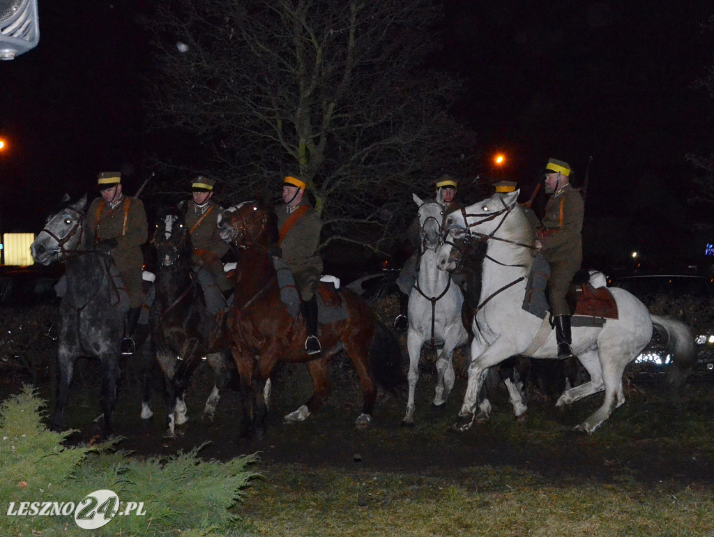 Uroczystość patriotyczna i flary  kibiców