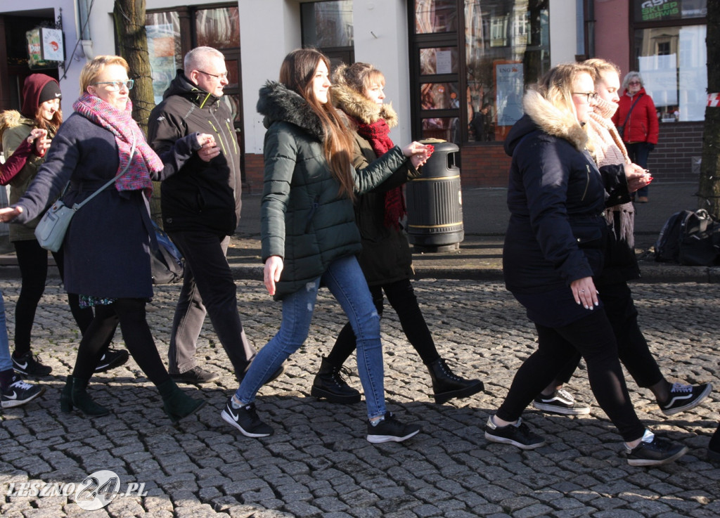 Polonez maturzystów na Rynku w Lesznie