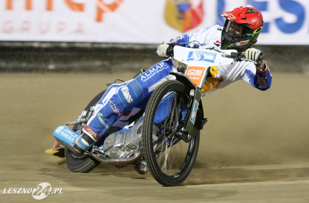 Trening żużlowców za zamkniętymi bramami