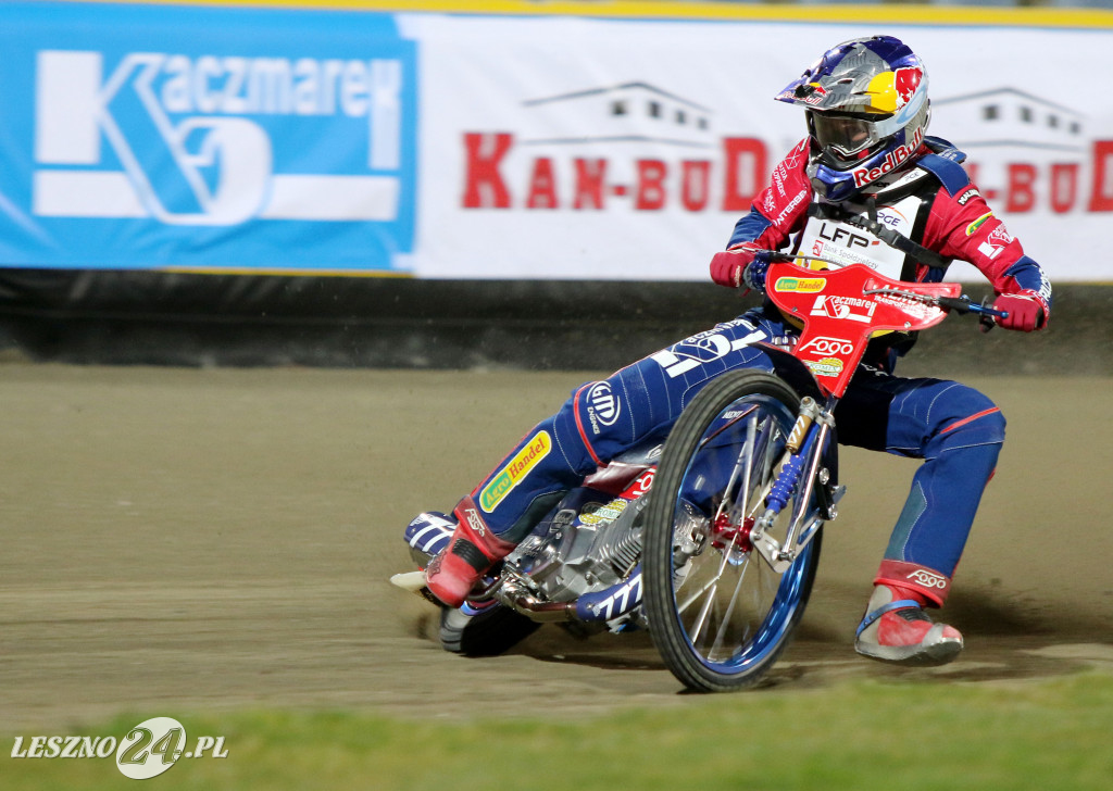Trening żużlowców za zamkniętymi bramami