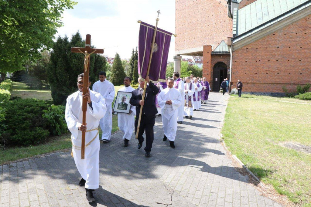 Ostatnie pożegnanie ks. Stefana Szymoniaka