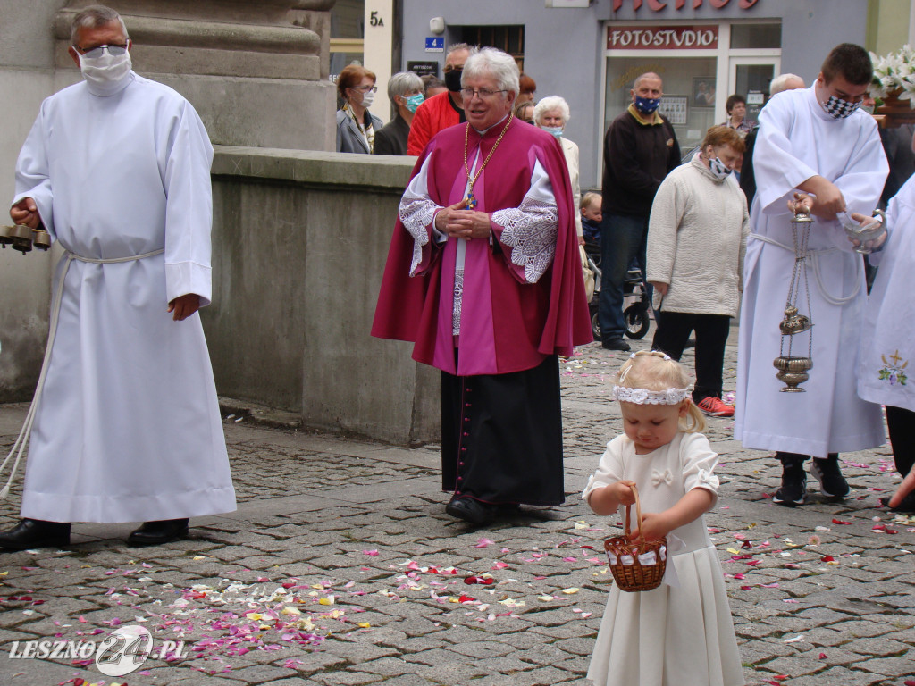 Procesja Bożego Ciała wokół Bazyliki w Lesznie