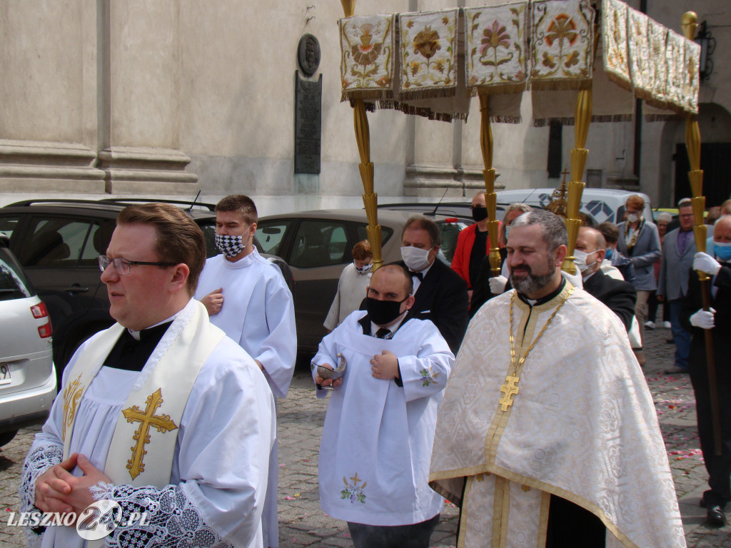 Procesja Bożego Ciała wokół Bazyliki w Lesznie