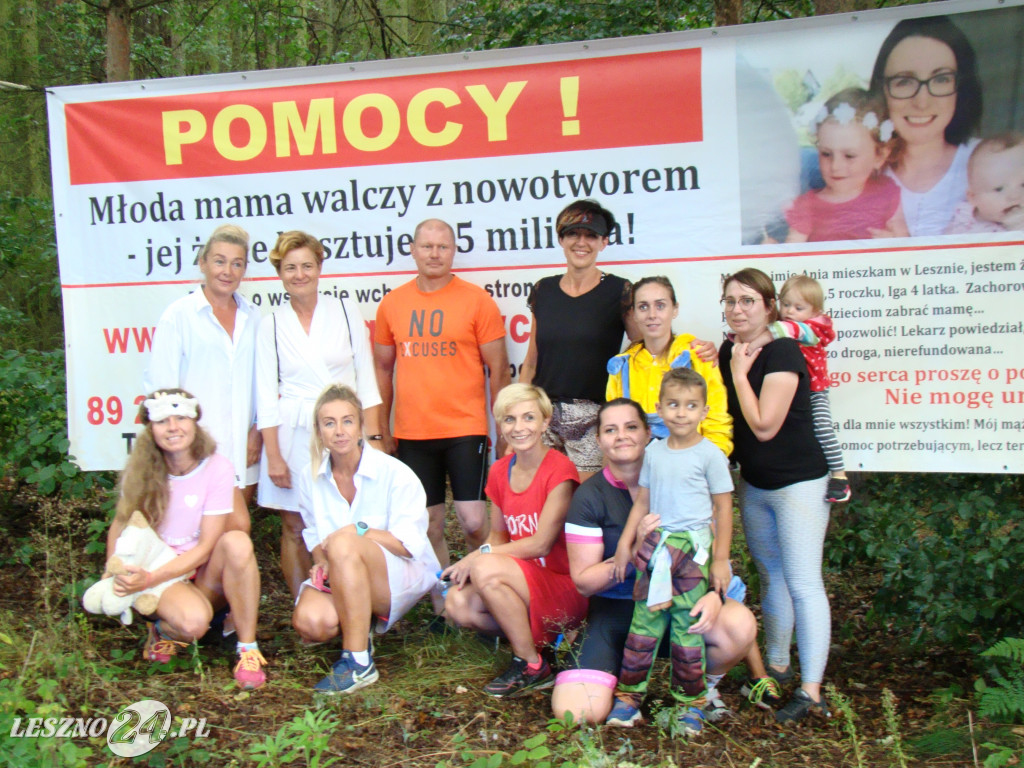 Nocny bieg w piżamie dla Ani i Łukasza
