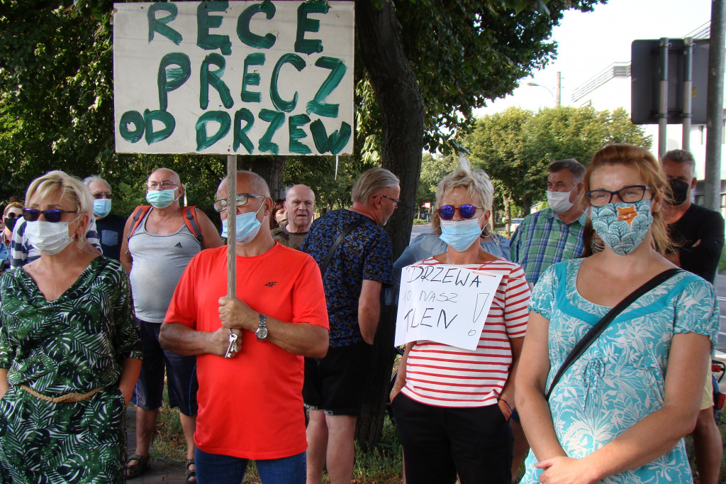 Protest przeciwko wycince przy ul. Fabrycznej