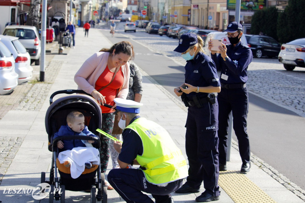 Odblaski od policjantów dla pieszych i rowerzystów