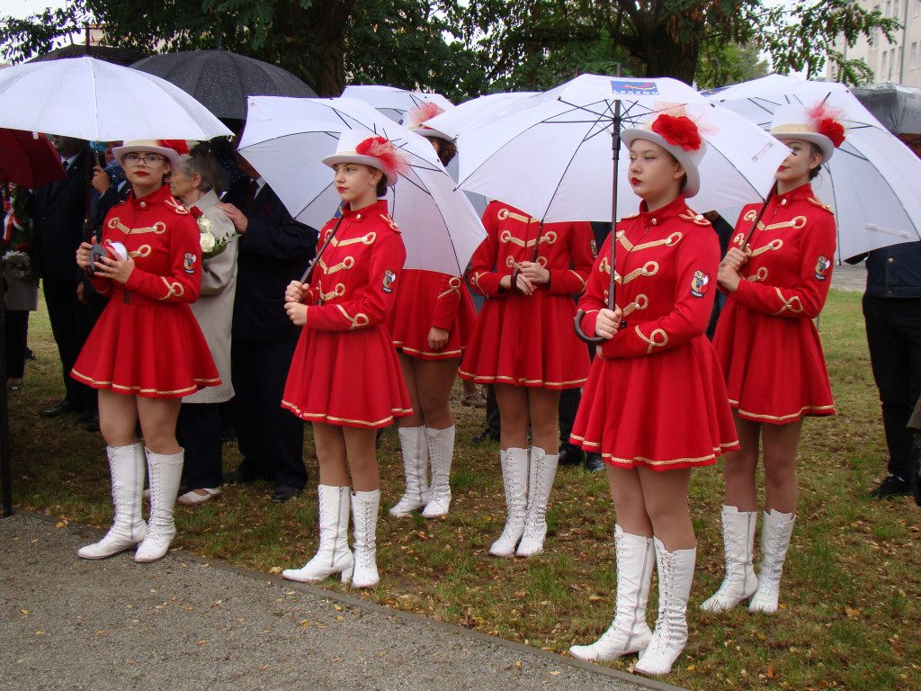 Odsłonięcie Pomnika Armii Krajowej w Lesznie