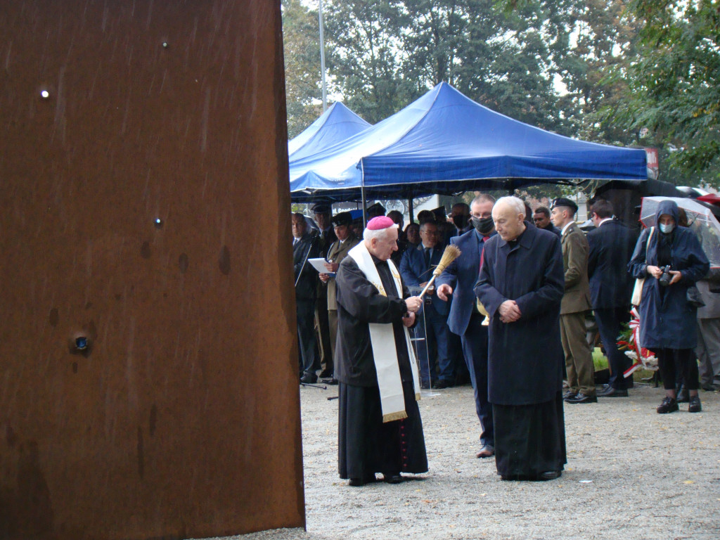 Odsłonięcie Pomnika Armii Krajowej w Lesznie