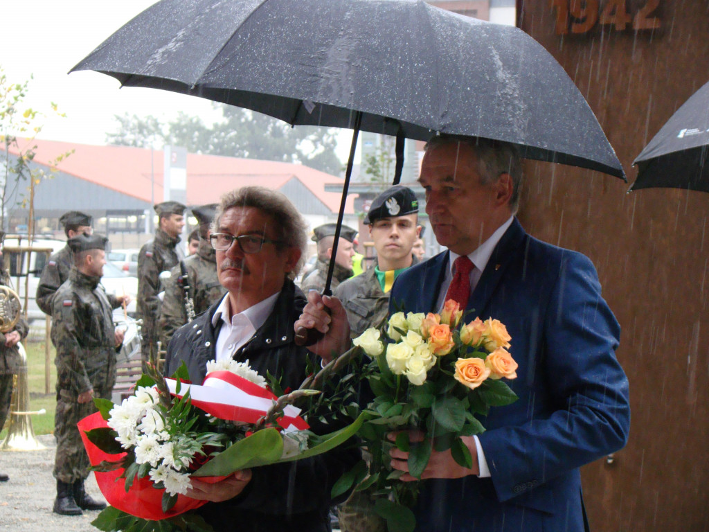 Odsłonięcie Pomnika Armii Krajowej w Lesznie