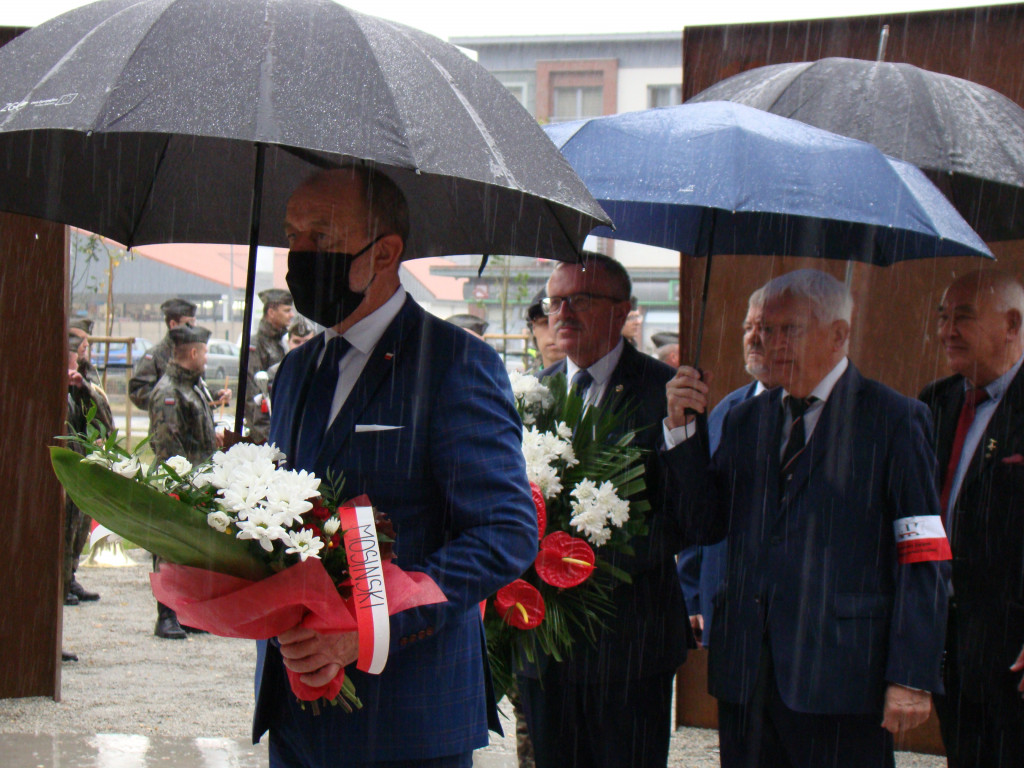 Odsłonięcie Pomnika Armii Krajowej w Lesznie