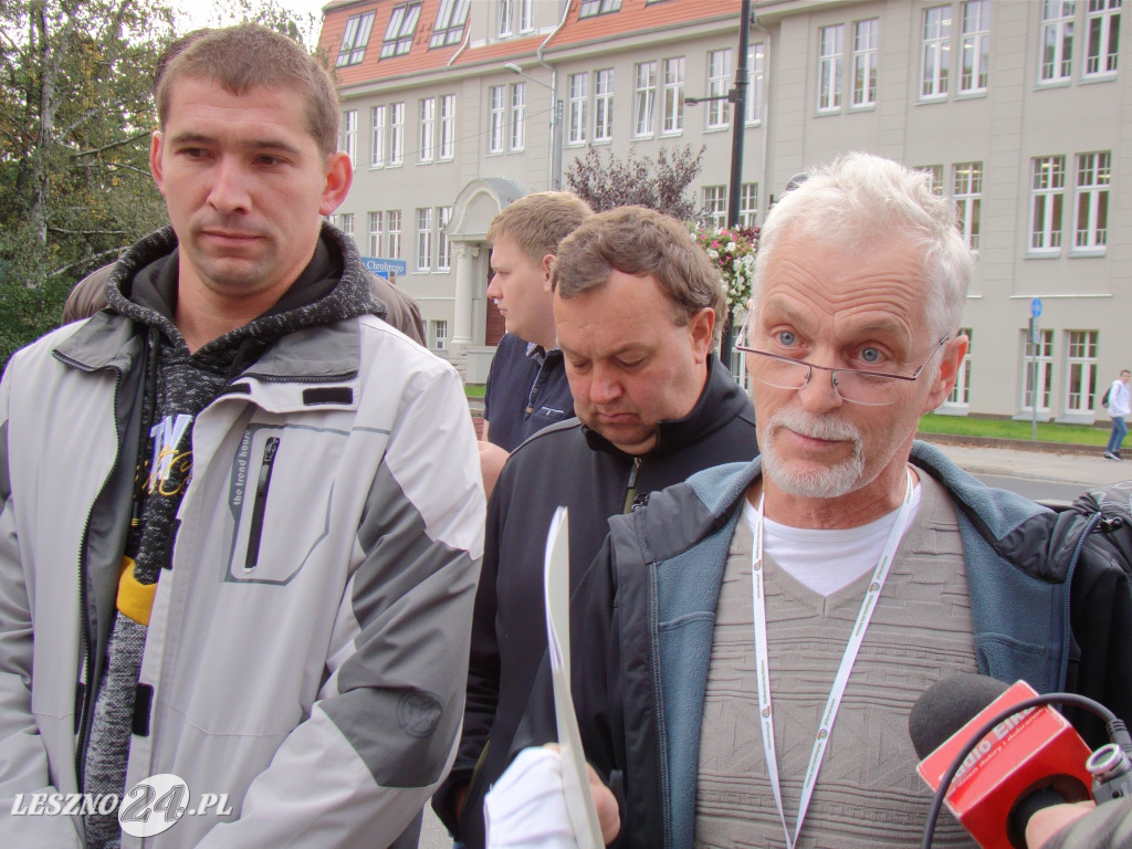 Pikieta rolników pod biurami posłów w Lesznie