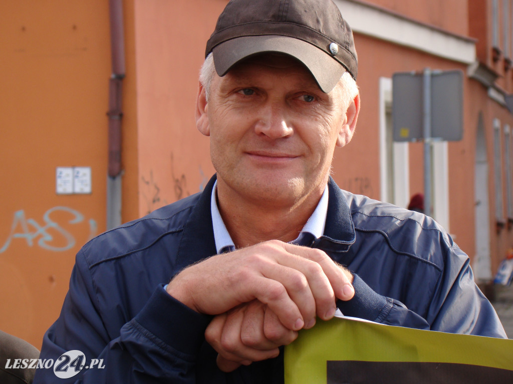 Pikieta rolników pod biurami posłów w Lesznie