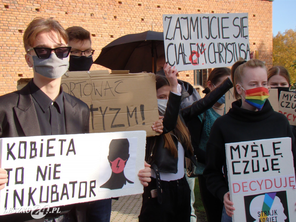Strajk Kobiet przed kościołem św. Antoniego