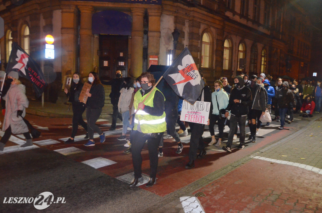 Protest Kobiet w Lesznie. Ostatni marsz.