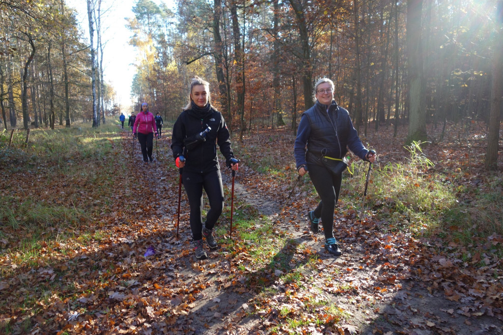 150 marsz z kijkami
