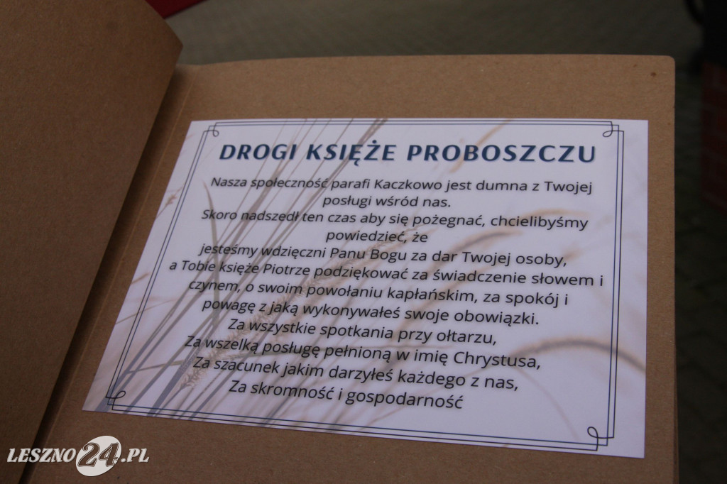 Parafianie pożegnali proboszcza