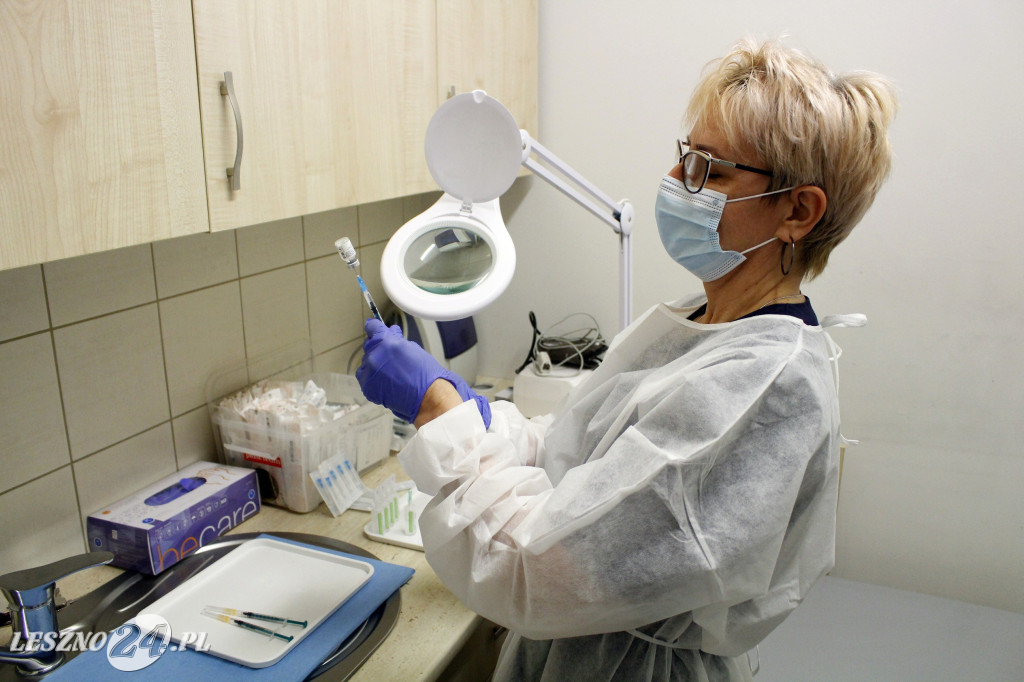 Pierwsi seniorzy w Lesznie zaszczepieni przeciwko Covid-19