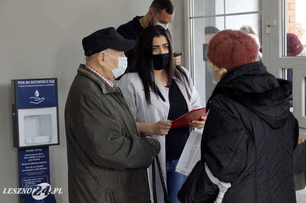 Pierwsi seniorzy w Lesznie zaszczepieni przeciwko Covid-19